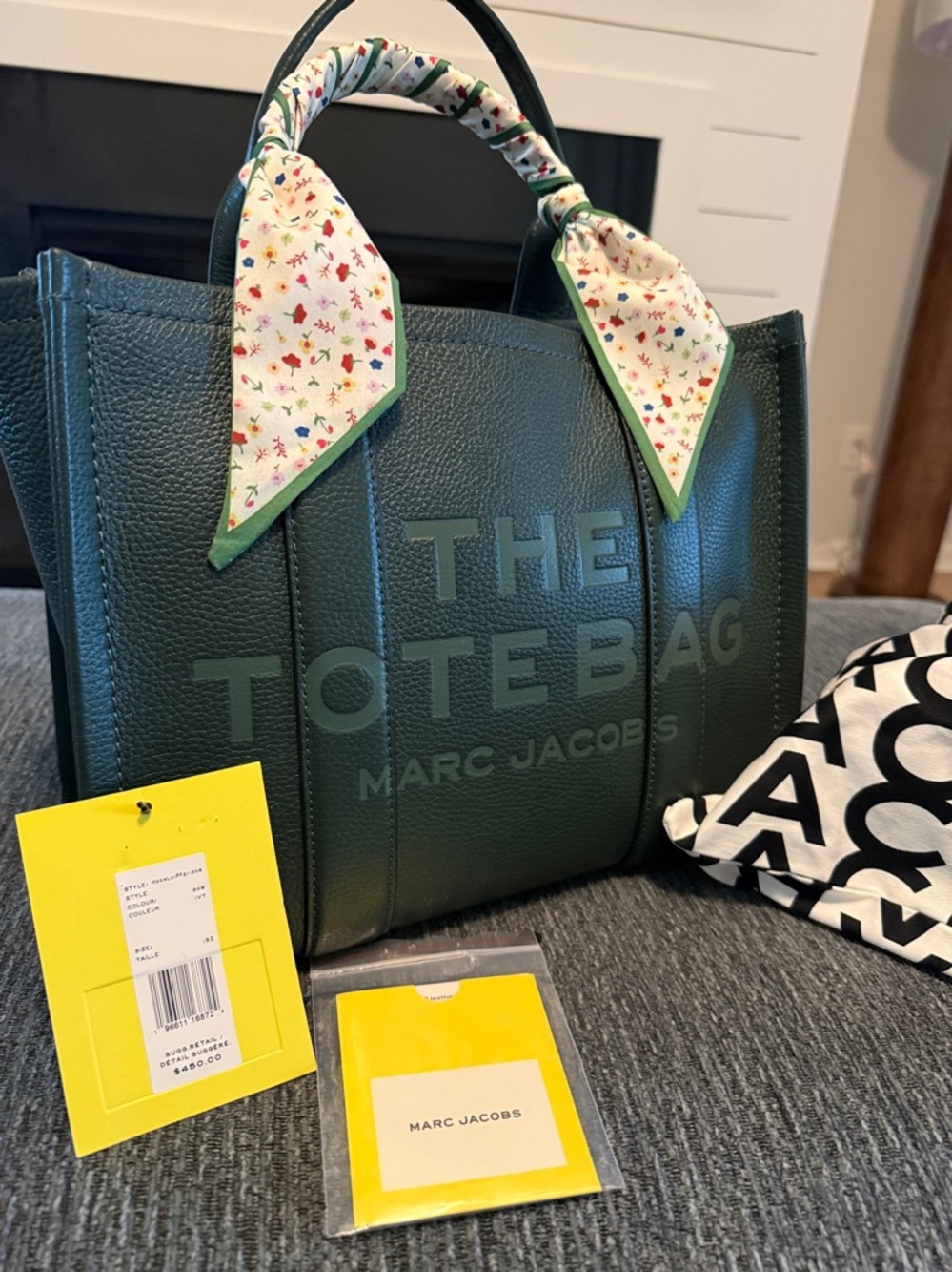 Marc Jacobs Dark Green Pebbled Leather The ToteBag with Scarf Accent - Picture 3 of 17